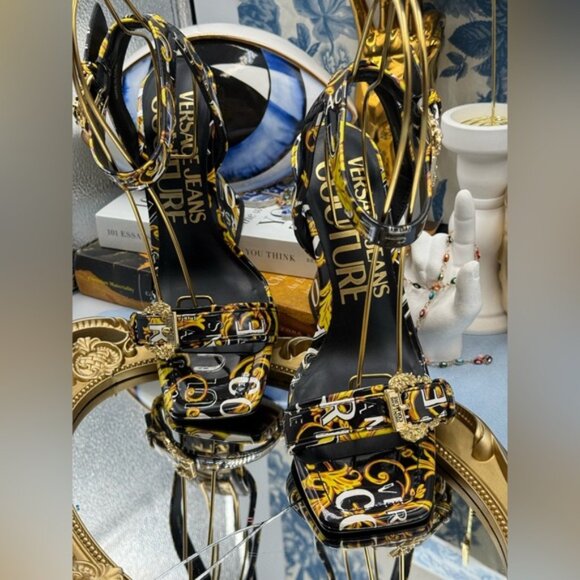 🆕 VERSACE JEANS COUTURE 🧿 NWOB Logo Couture Kirsten Heeled Sandals, Black Sz 7 - Picture 4 of 16